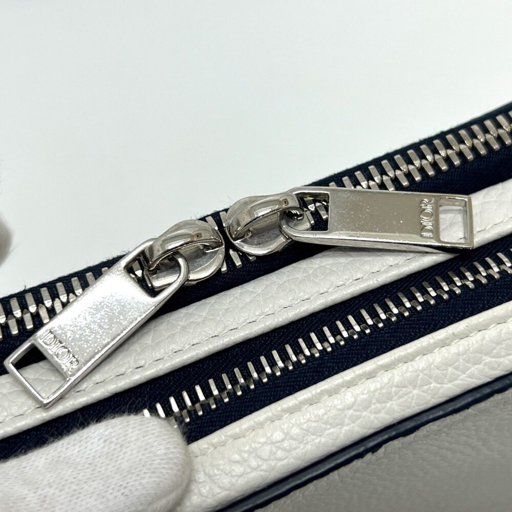CHRISTIAN DIOR White Leather Shoulder Bag - Picture 10 of 16